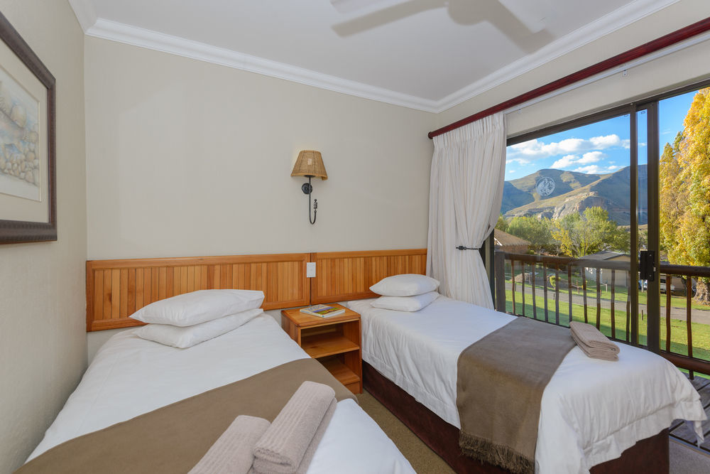 Kiara Lodge Clarens Exterior foto